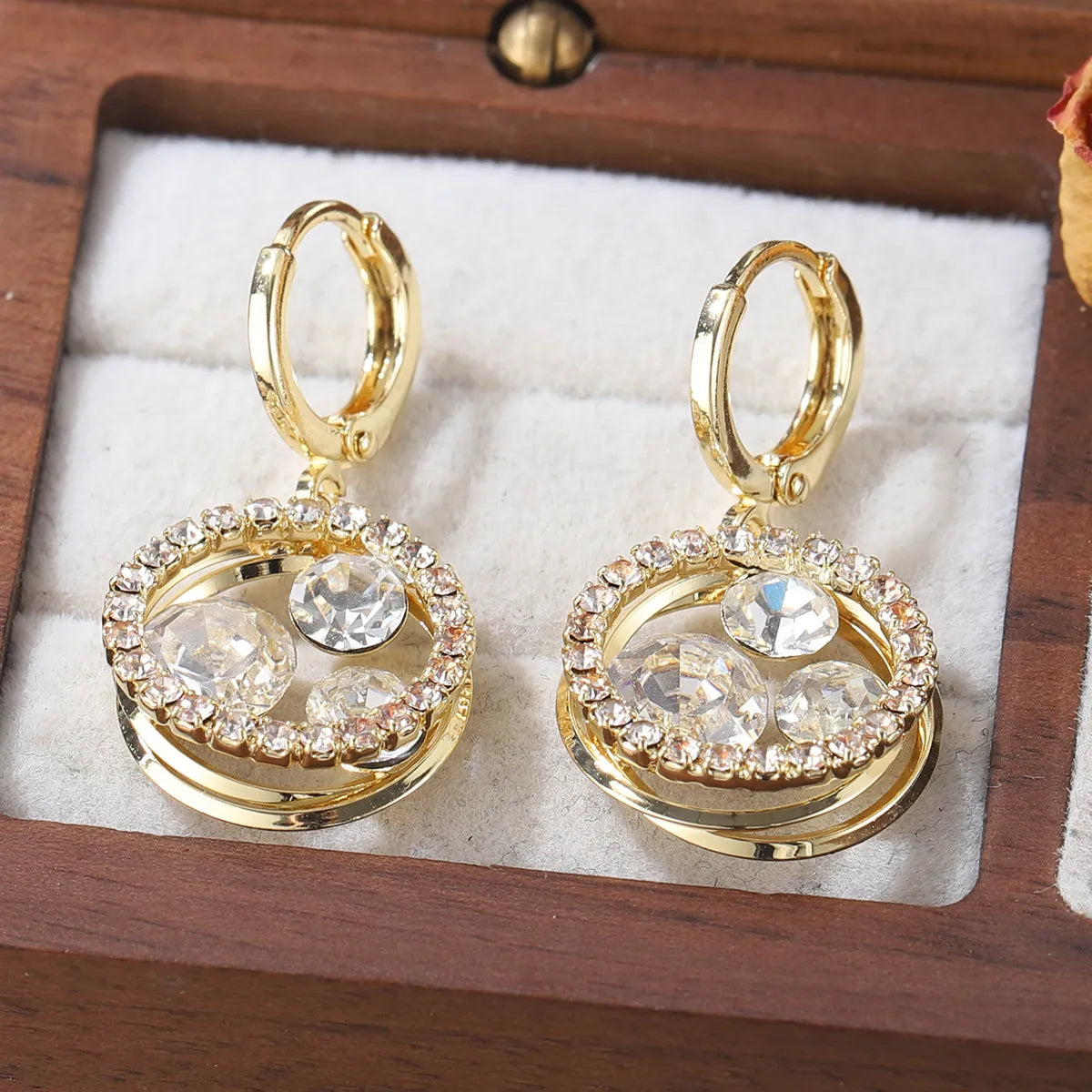 1 Pair IG Style Shiny Round Inlay Alloy Rhinestones 18K Gold Plated Drop Earrings