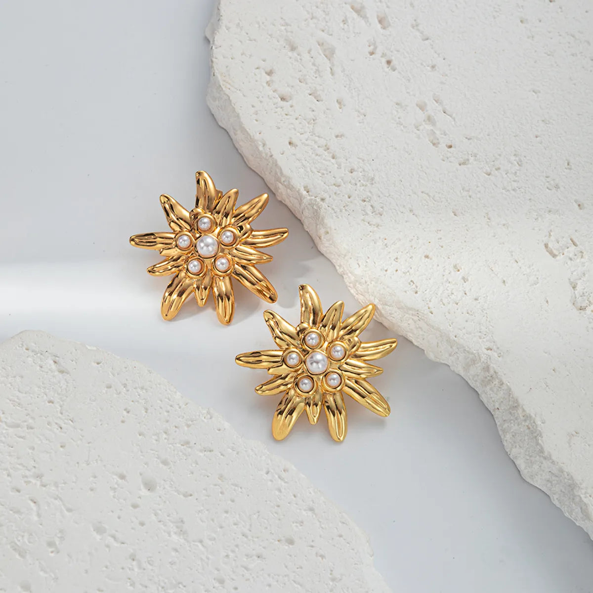 1 Pair IG Style Simple Style Chrysanthemum Inlay 304 Stainless Steel Pearl 14K Gold Plated Ear Studs