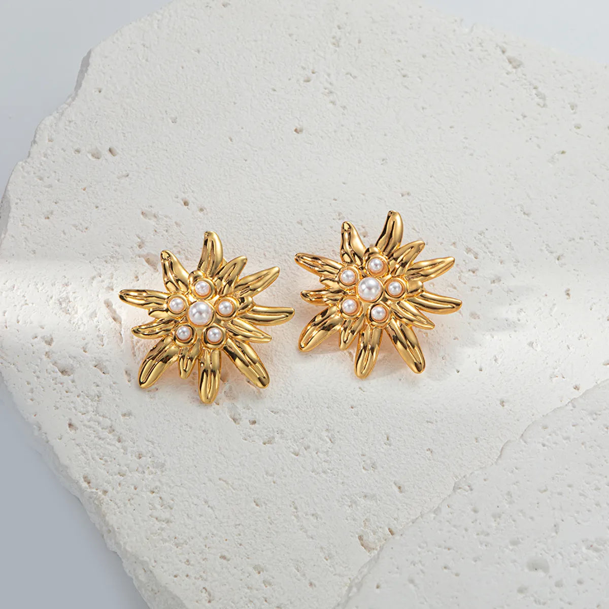 1 Pair IG Style Simple Style Chrysanthemum Inlay 304 Stainless Steel Pearl 14K Gold Plated Ear Studs