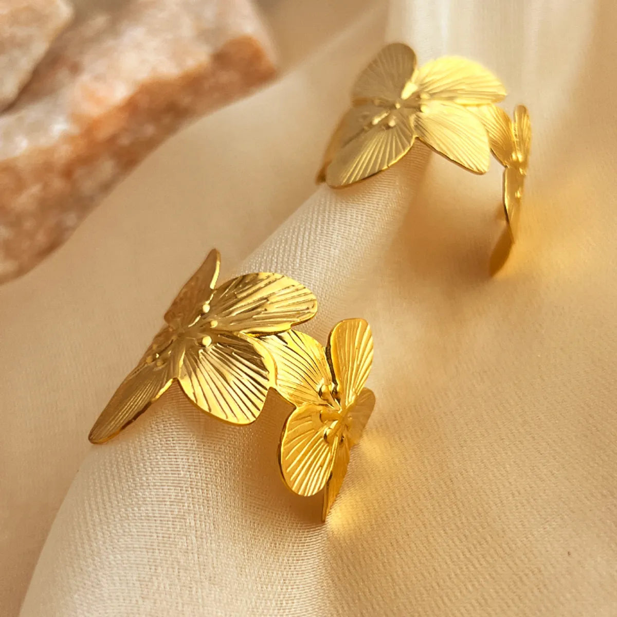 1 Pair IG Style Simple Style Flower Plating Pleated 304 Stainless Steel 18K Gold Plated Ear Studs