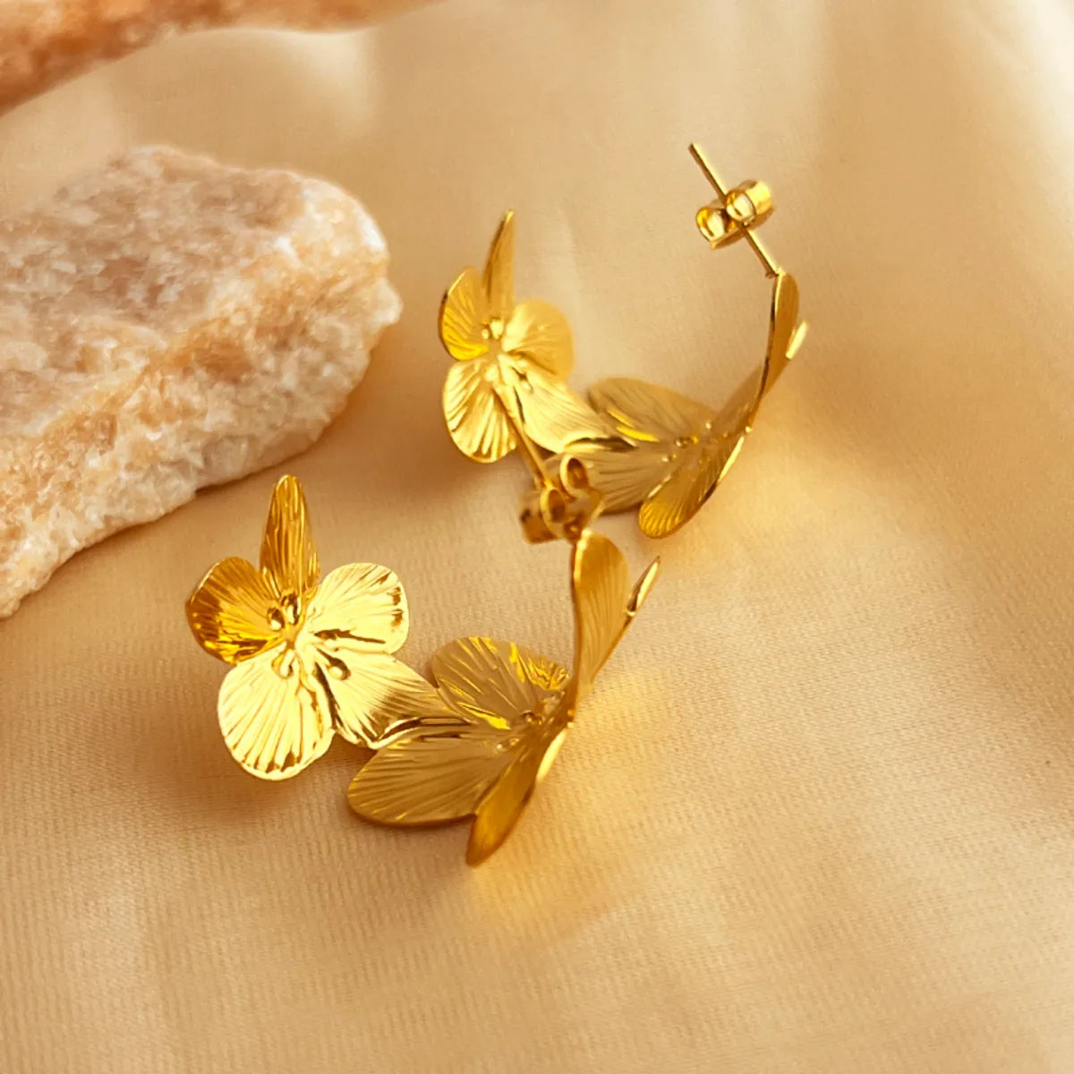 1 Pair IG Style Simple Style Flower Plating Pleated 304 Stainless Steel 18K Gold Plated Ear Studs