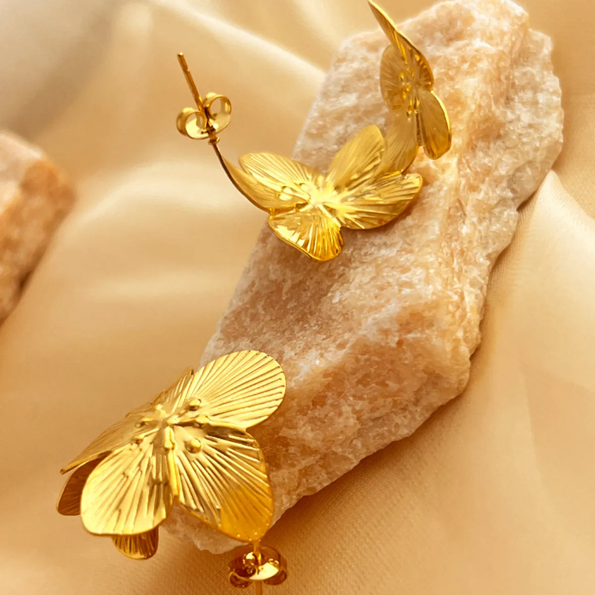 1 Pair IG Style Simple Style Flower Plating Pleated 304 Stainless Steel 18K Gold Plated Ear Studs