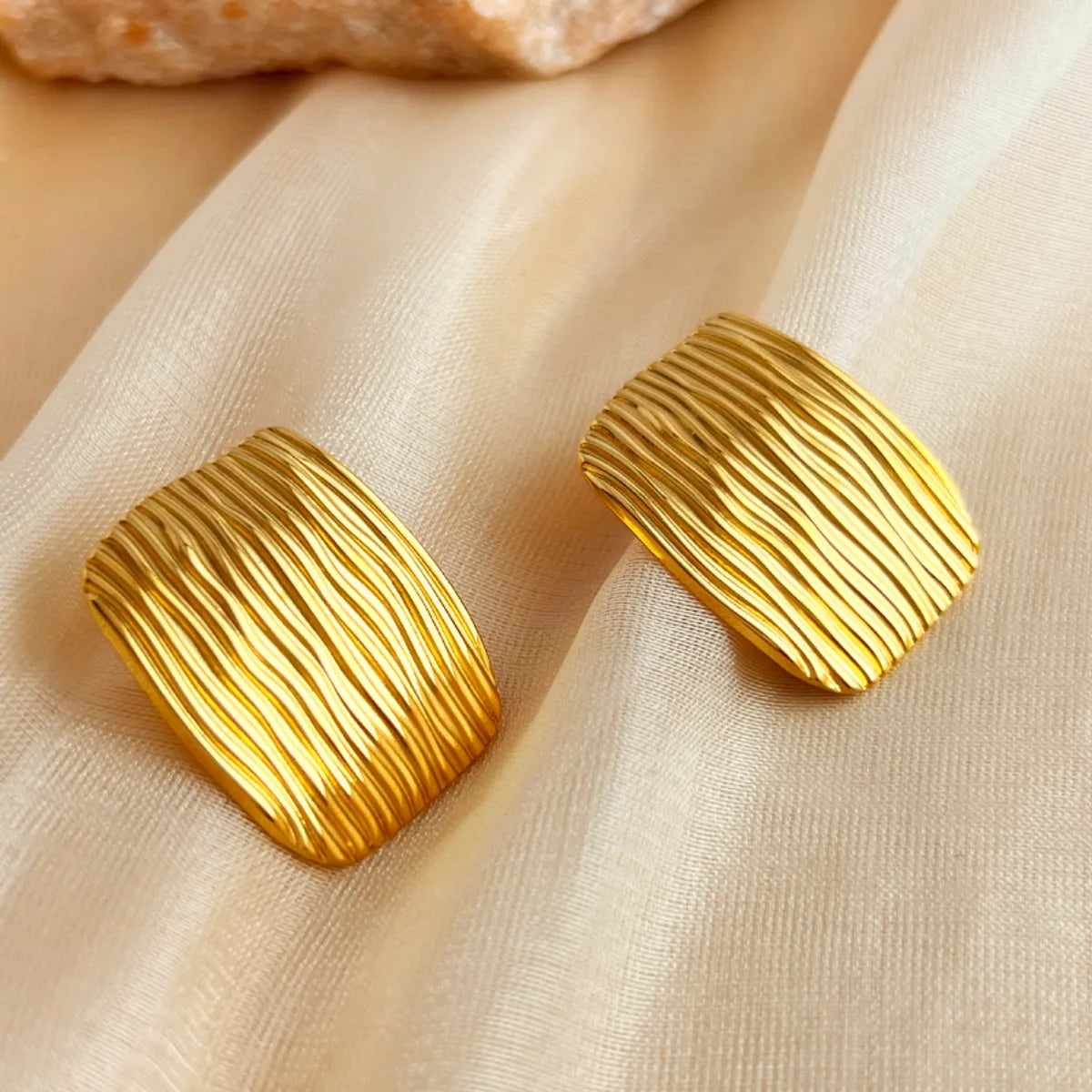 1 Pair IG Style Simple Style Geometric Heart Shape Solid Color Plating 304 Stainless Steel 18K Gold Plated Ear Studs