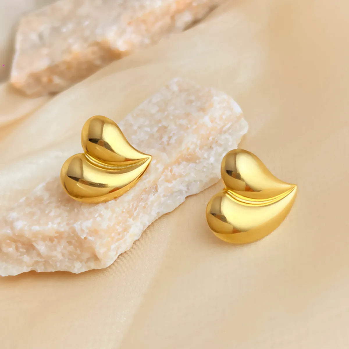 1 Pair IG Style Simple Style Heart Shape Plating 304 Stainless Steel 18K Gold Plated Ear Studs