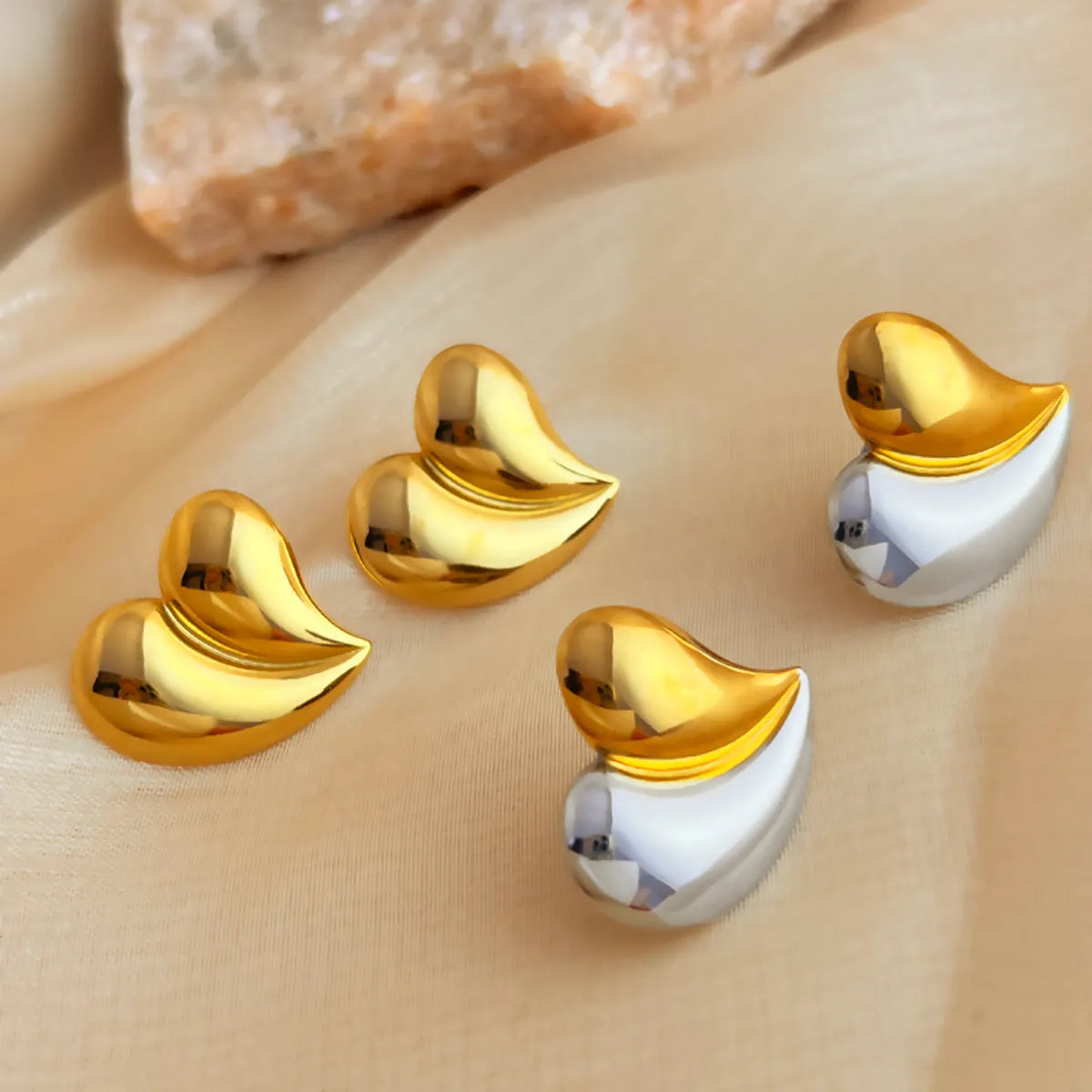 1 Pair IG Style Simple Style Heart Shape Plating 304 Stainless Steel 18K Gold Plated Ear Studs