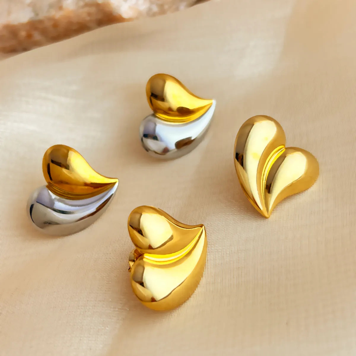 1 Pair IG Style Simple Style Heart Shape Plating 304 Stainless Steel 18K Gold Plated Ear Studs