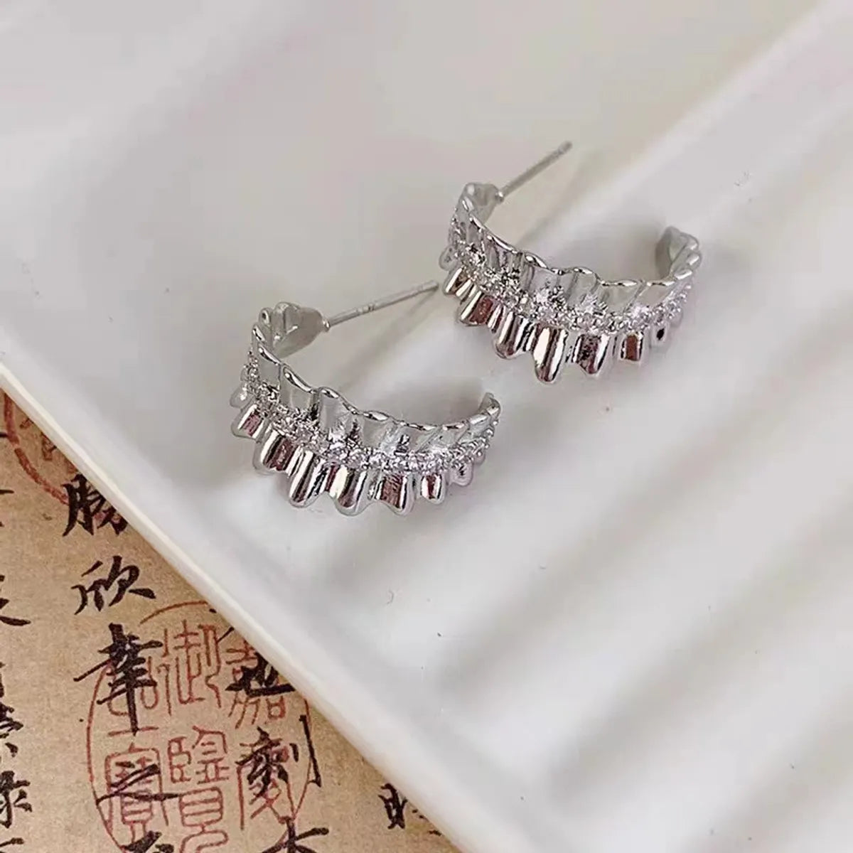 1 Pair Ig Style Simple Style Irregular Plating Inlay Alloy Rhinestones Gold Plated Silver Plated Ear Studs