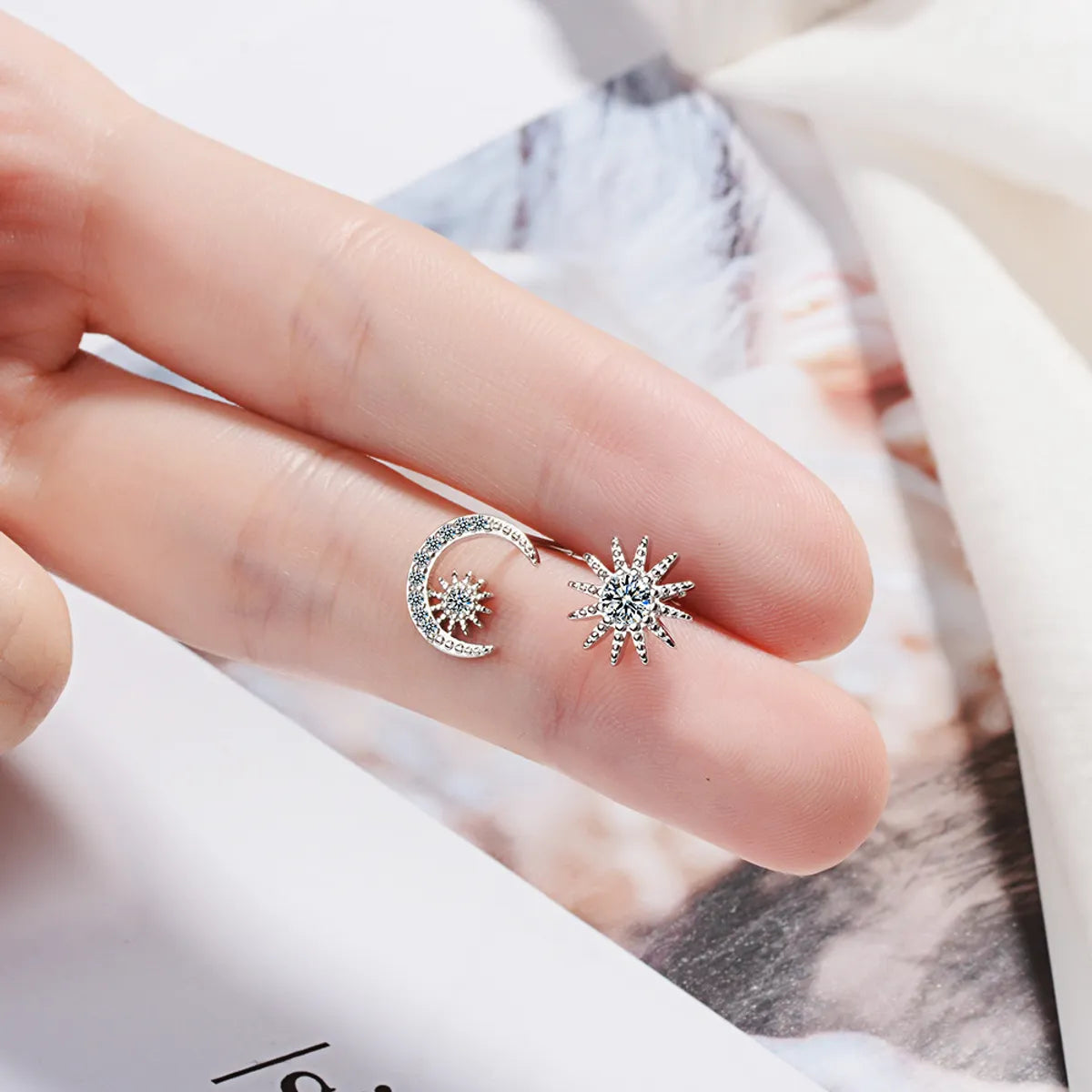 1 Pair Ig Style Simple Style Star Moon Asymmetrical Plating Inlay Copper Zircon Rose Gold Plated White Gold Plated Ear Studs