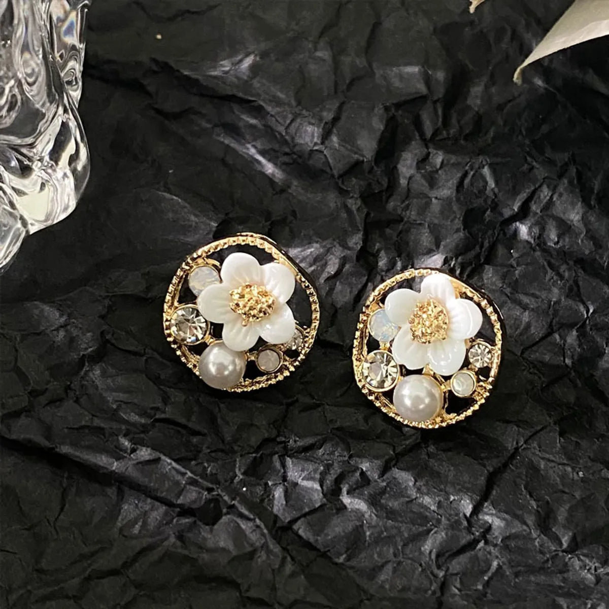 1 Pair IG Style Sweet Flower Hollow Out Inlay Alloy Rhinestones Pearl Drop Earrings Ear Cuffs Ear Studs