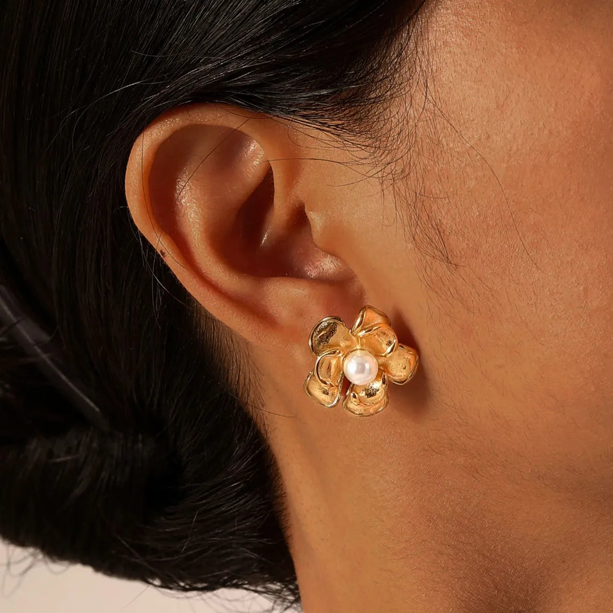 1 Pair IG Style Sweet Flower Inlay 201 Stainless Steel Artificial Pearls 18K Gold Plated Ear Studs