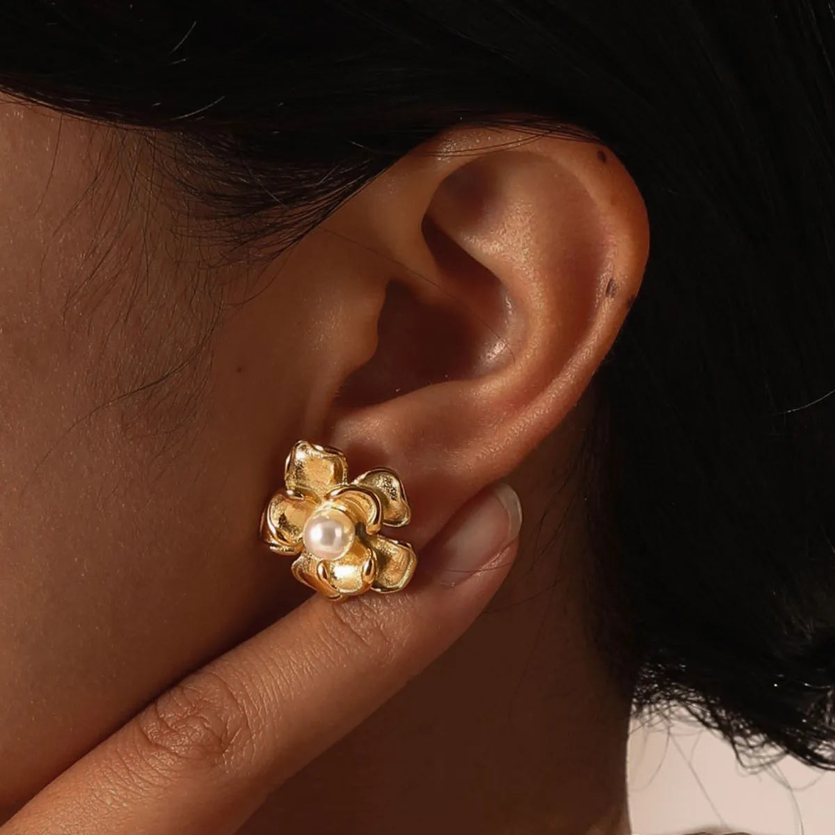 1 Pair IG Style Sweet Flower Inlay 201 Stainless Steel Artificial Pearls 18K Gold Plated Ear Studs