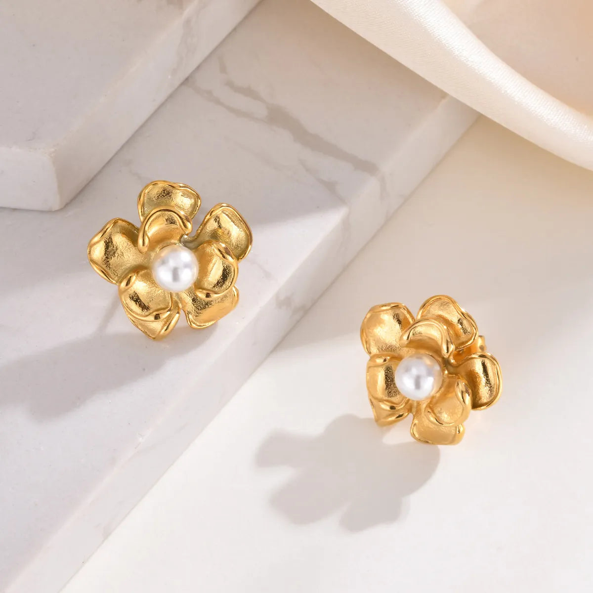 1 Pair IG Style Sweet Flower Inlay 201 Stainless Steel Artificial Pearls 18K Gold Plated Ear Studs