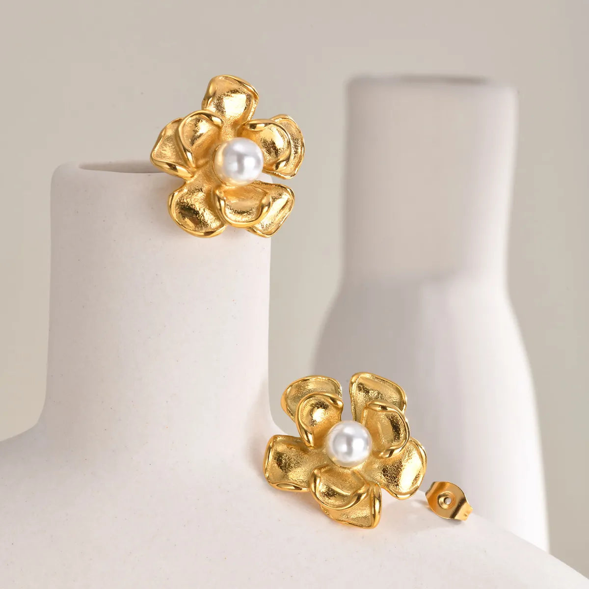 1 Pair IG Style Sweet Flower Inlay 201 Stainless Steel Artificial Pearls 18K Gold Plated Ear Studs