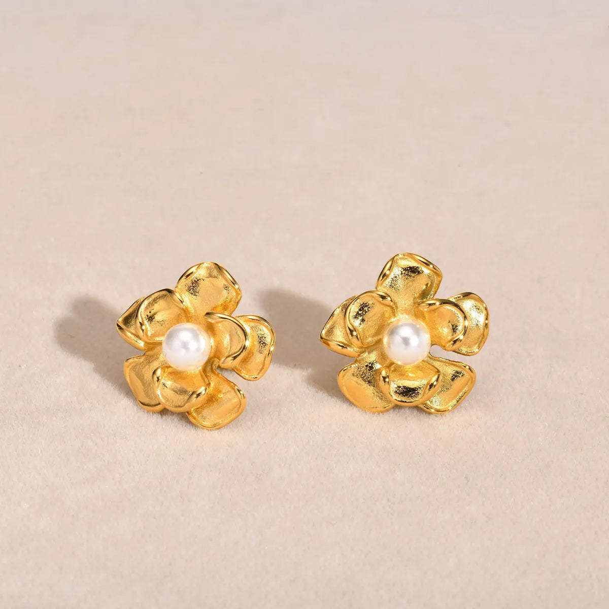 1 Pair IG Style Sweet Flower Inlay 201 Stainless Steel Artificial Pearls 18K Gold Plated Ear Studs