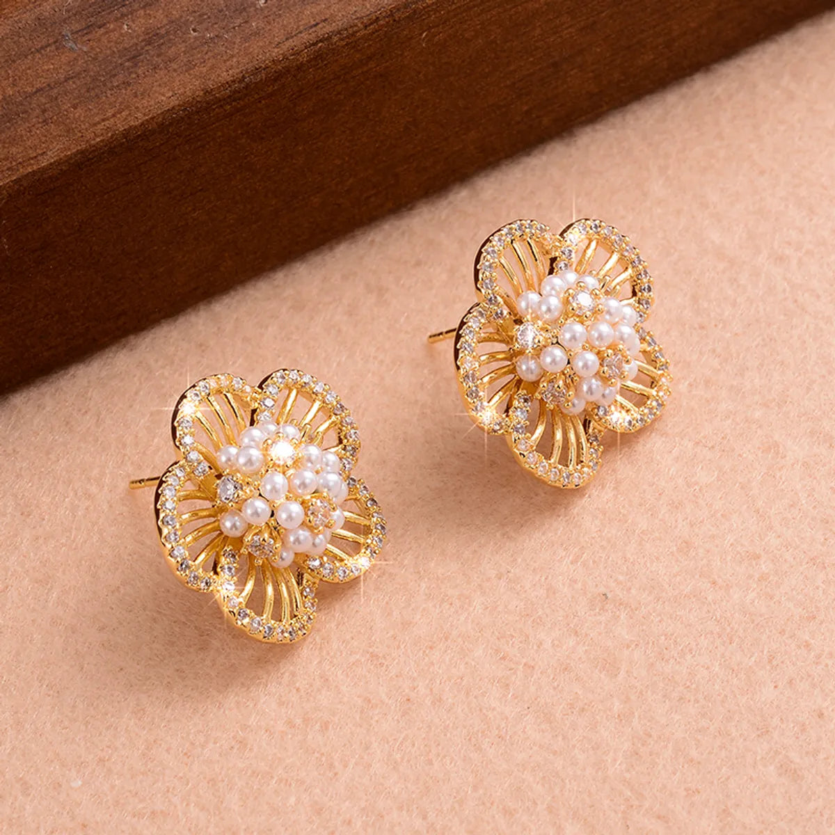 1 Pair Ig Style Sweet Flower Plating Inlay Copper Pearl Zircon 14k Gold Plated Ear Studs