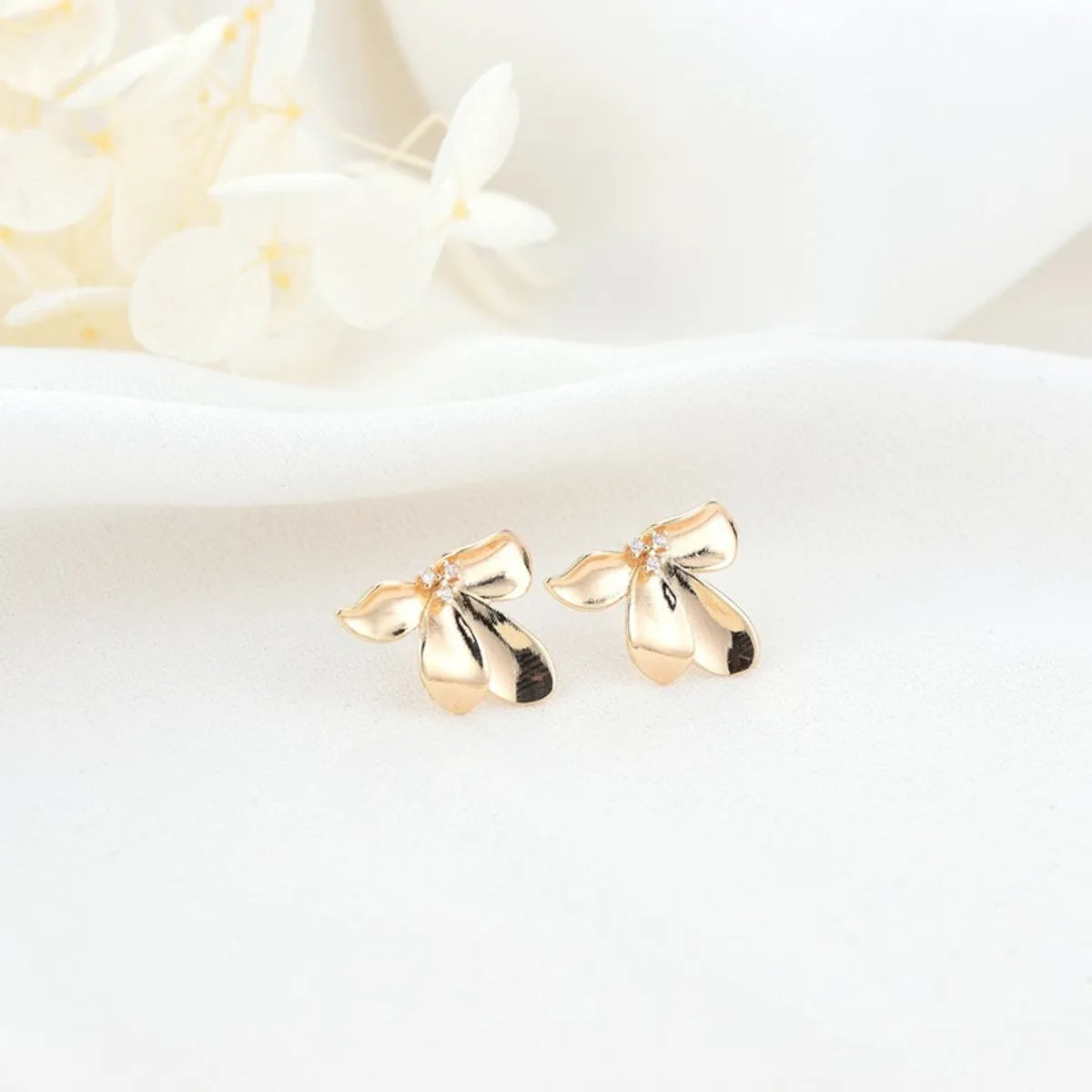 1 Pair IG Style Sweet Simple Style Flower Inlay Copper Zircon Gold Plated Ear Studs