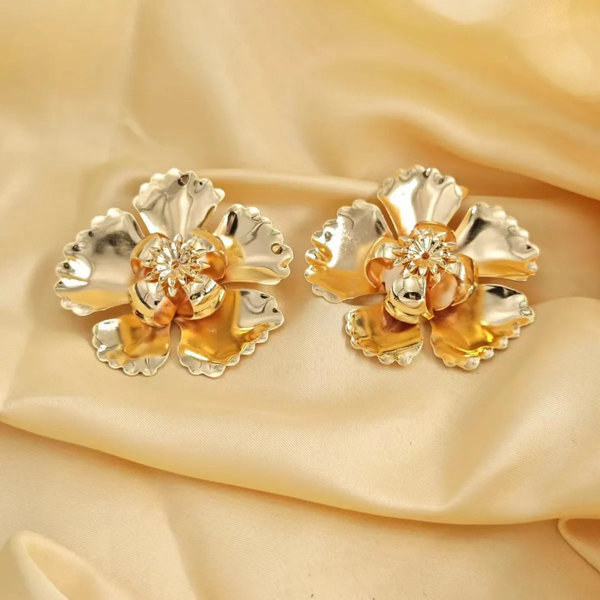 1 Pair Lady Flower Plating Metal Ear Studs