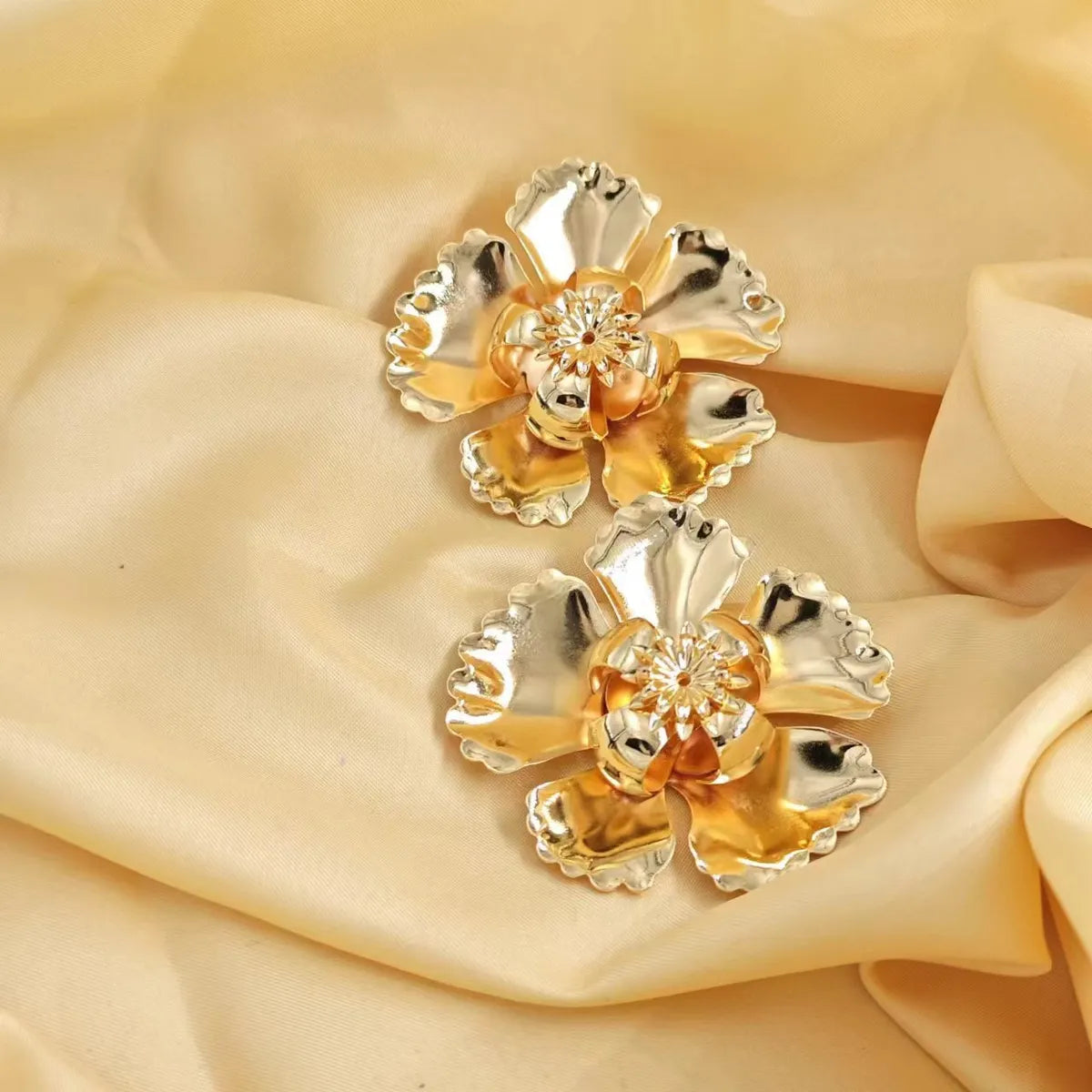 1 Pair Lady Flower Plating Metal Ear Studs