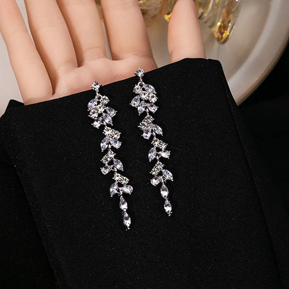 1 Pair Lady Leaf Asymmetrical Inlay Alloy Rhinestones Drop Earrings