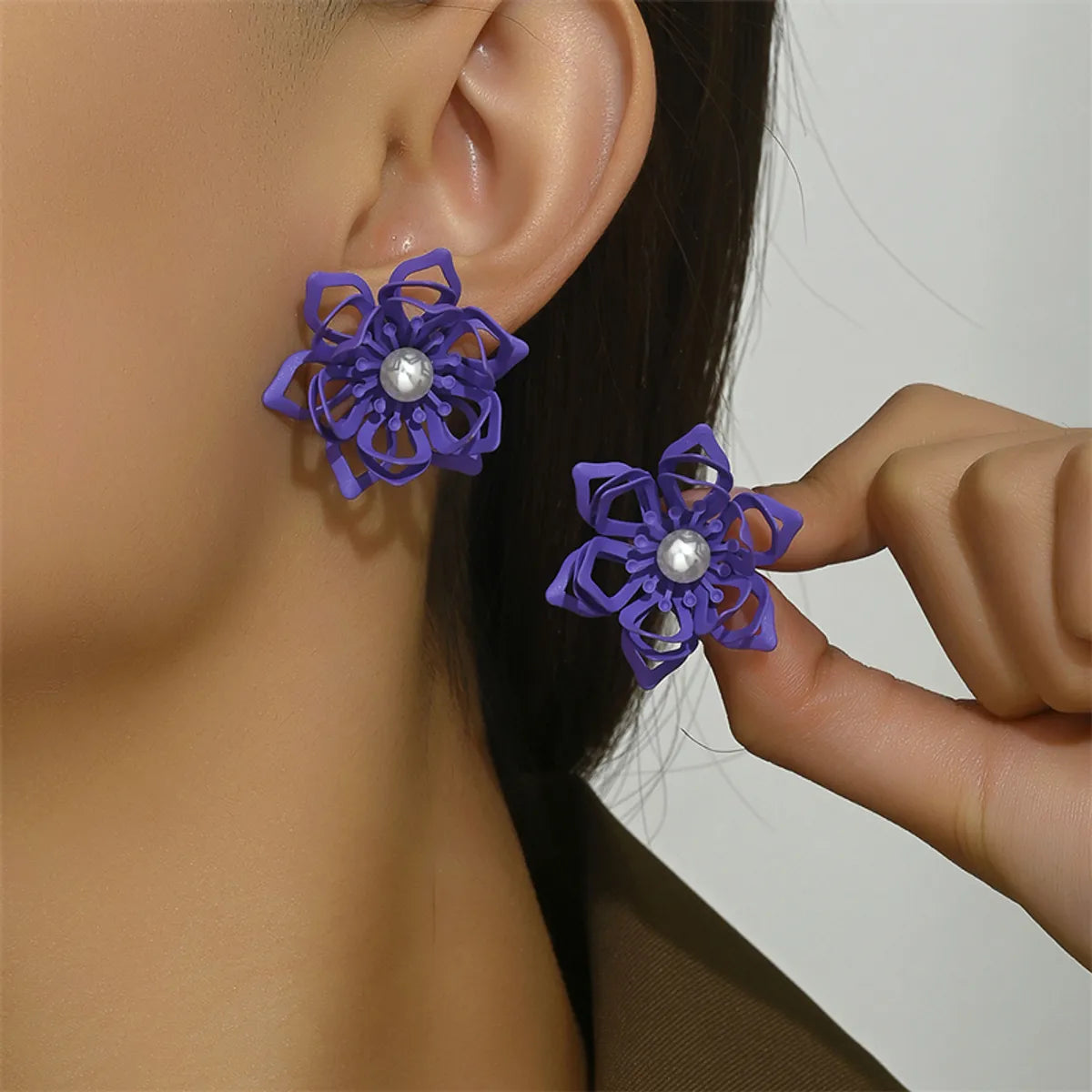 1 Pair Lady Modern Style Classic Style Flower Alloy Iron Ear Studs