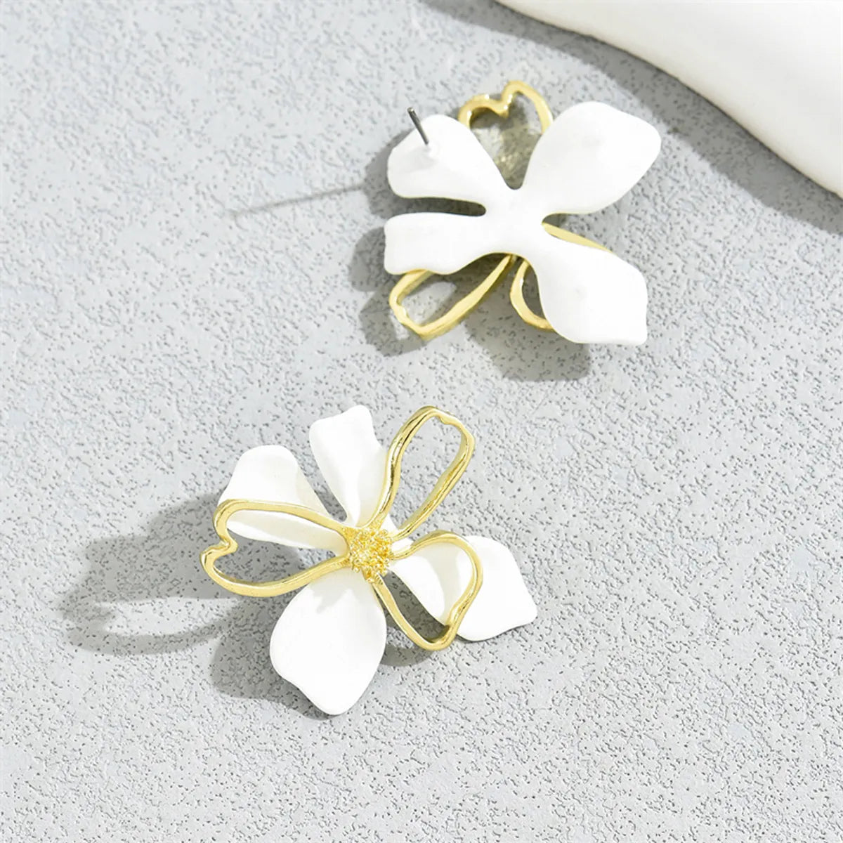 1 Pair Lady Modern Style Classic Style Flower Alloy Iron Ear Studs