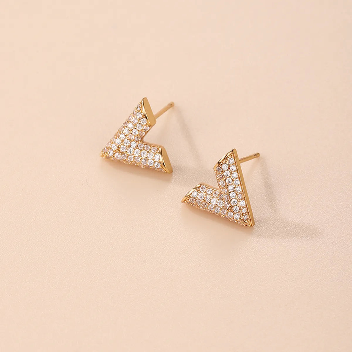 1 Pair Lady Shiny V Shape Plating Inlay Copper Artificial Gemstones Gold Plated Silver Plated Ear Studs