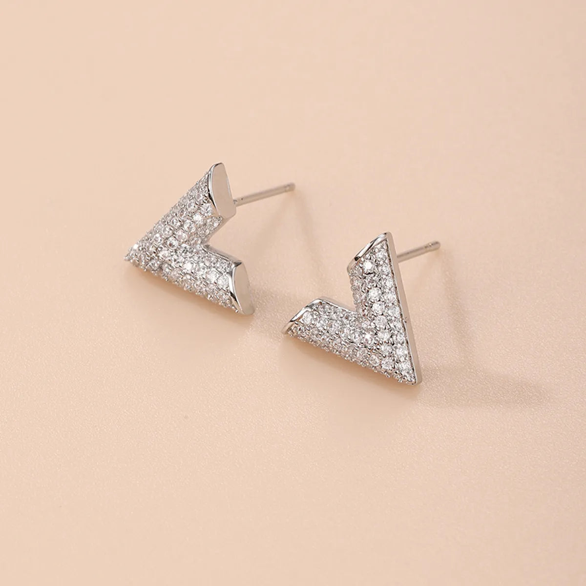 1 Pair Lady Shiny V Shape Plating Inlay Copper Artificial Gemstones Gold Plated Silver Plated Ear Studs