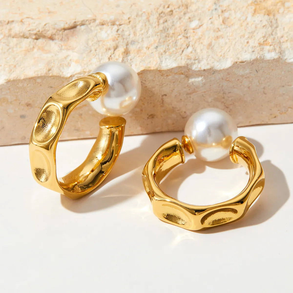 1 Pair Lady Simple Style Geometric Round Plating 304 Stainless Steel Artificial Pearls 16K Gold Plated White Gold Plated Gold Plated Ear Studs