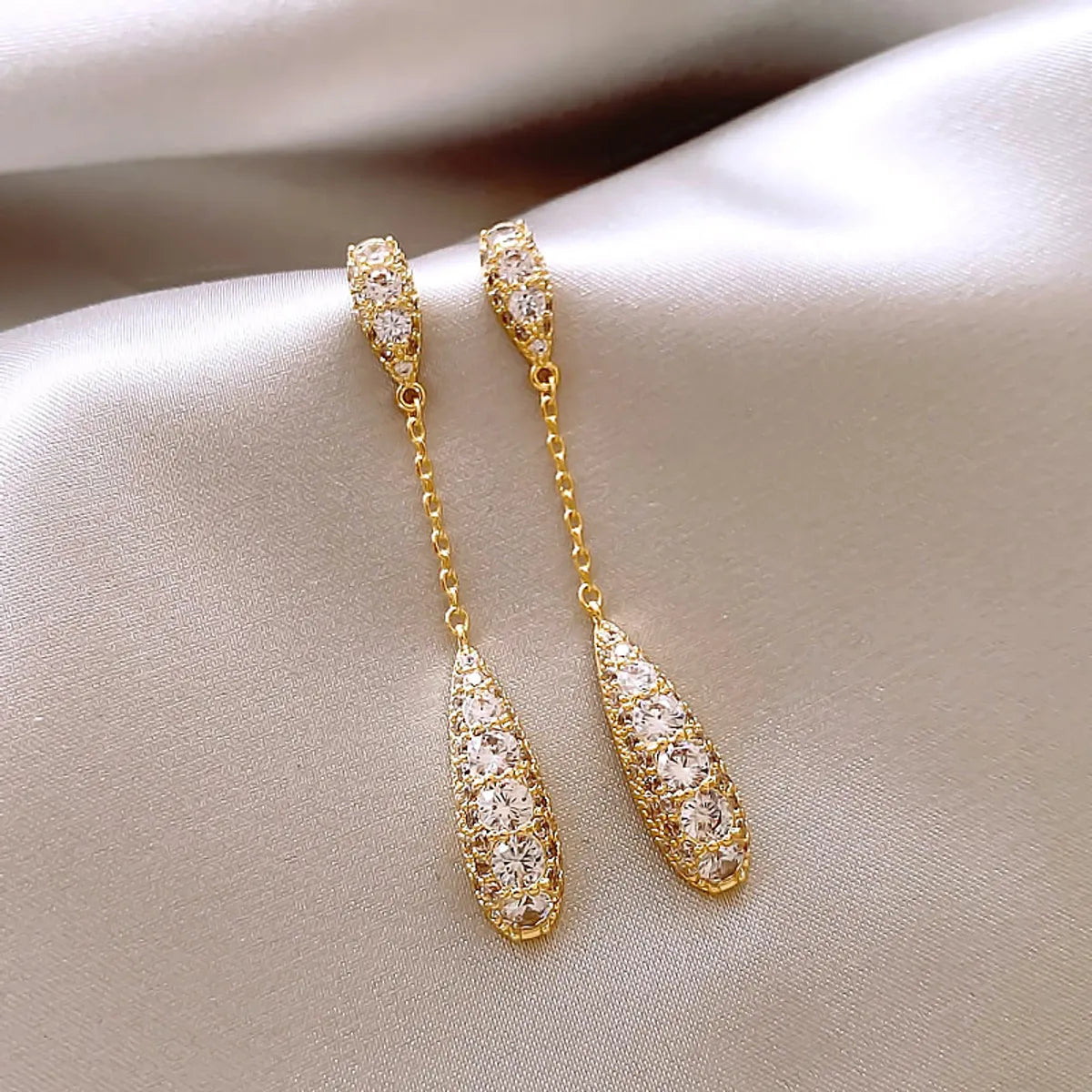 1 Pair Lady Water Droplets Tassel Plating Inlay Alloy Rhinestones Gold Plated Drop Earrings