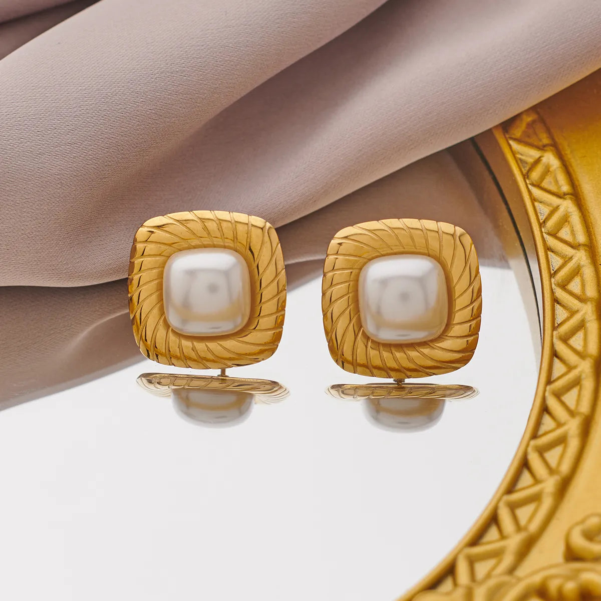 1 Pair Luxurious Classic Style Irregular Quadrilateral Plating Inlay 304 Stainless Steel Artificial Pearls 18K Gold Plated Ear Studs