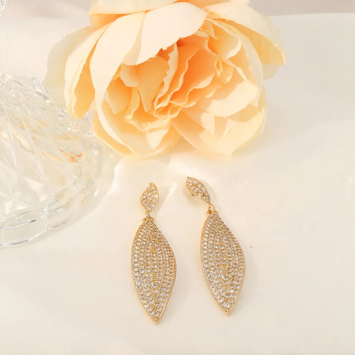 1 Pair Luxurious Leaves Plating Inlay Copper Zircon 18k Gold Plated White Gold Plated Drop Earrings