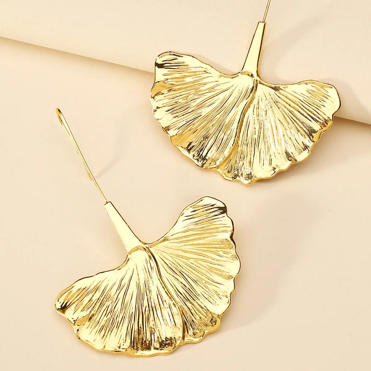 1 Pair Luxurious Leaves Plating Zinc Alloy Gold Plated Dangling Earrings