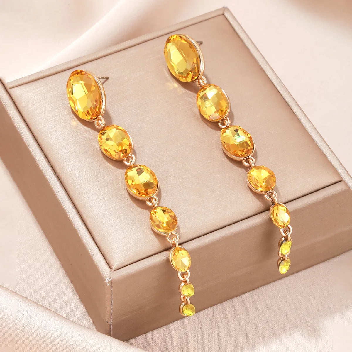 1 Pair Luxurious Oval Tassel Plating Alloy Glass Gold Plated Drop Earrings