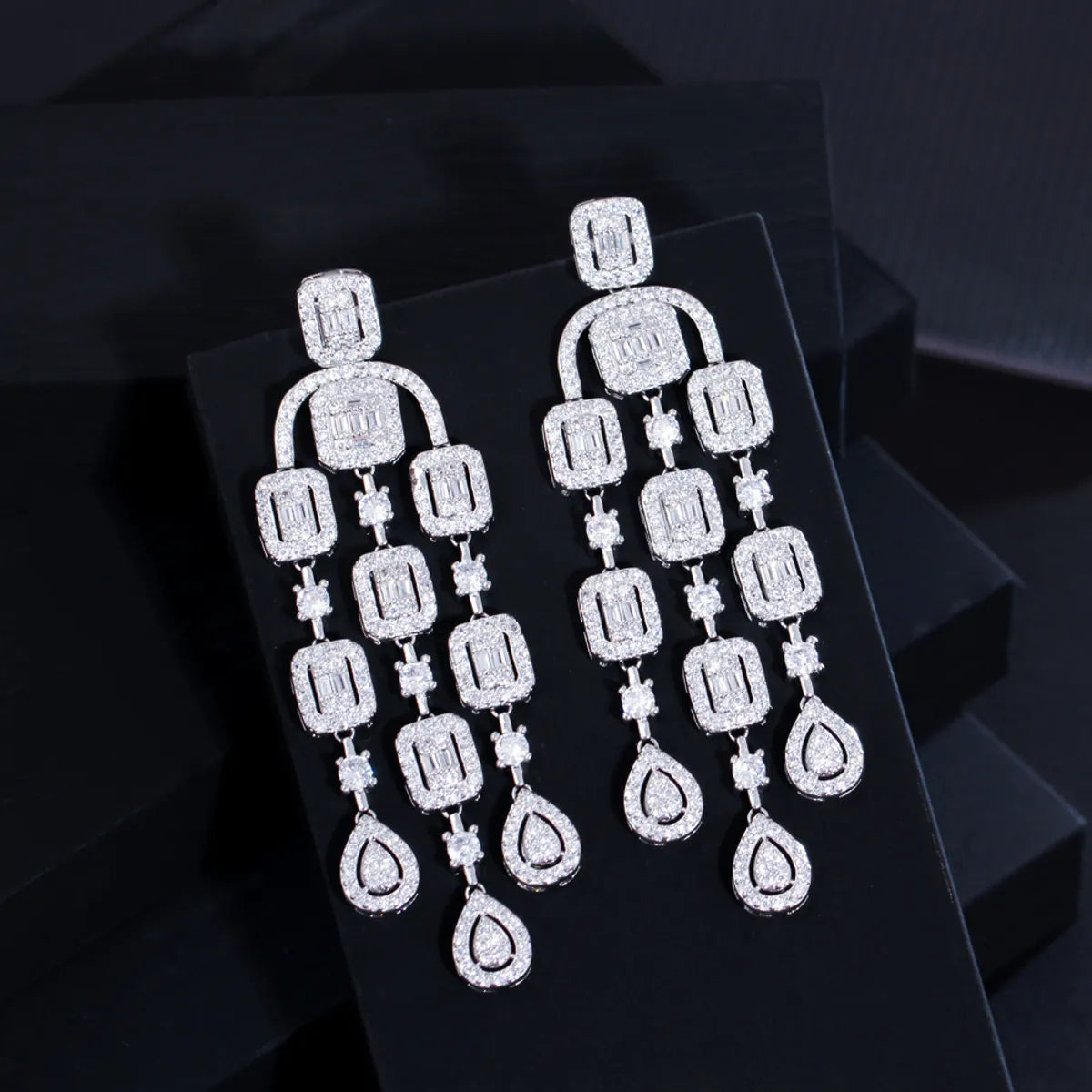 1 Pair Luxurious Shiny Round Square Water Droplets Tassel Plating Inlay Copper Zircon Rhodium Plated Silver Plated Drop Earrings