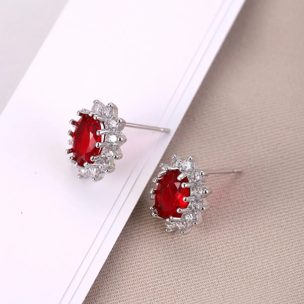 1 Pair Luxurious Shiny SUNFLOWER (Jz001) Inlay Copper Zircon Ear Studs