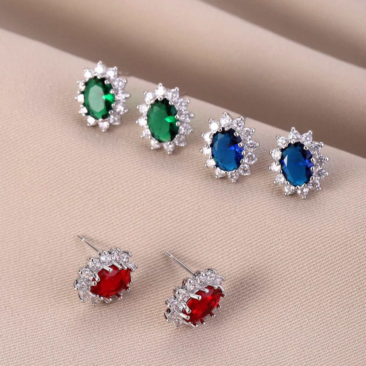 1 Pair Luxurious Shiny SUNFLOWER (Jz001) Inlay Copper Zircon Ear Studs