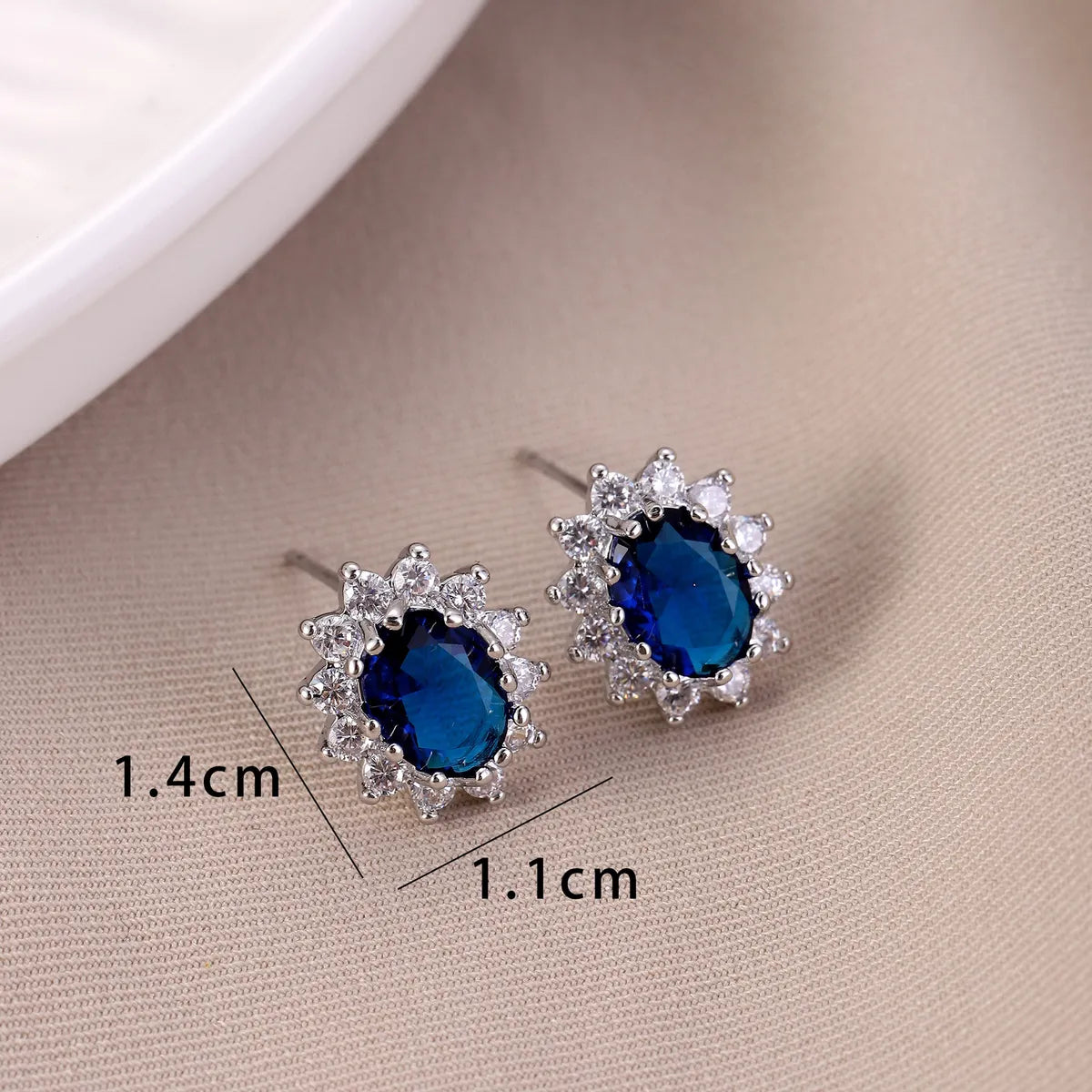 1 Pair Luxurious Shiny SUNFLOWER (Jz001) Inlay Copper Zircon Ear Studs