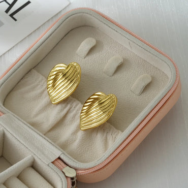 1 Pair Marine Style Simple Style Scallop Heart Shape Shell 304 Stainless Steel 18K Gold Plated Ear Studs