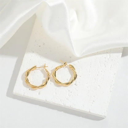 1 Pair Modern Style Classic Style Commute Geometric Copper Hoop Earrings