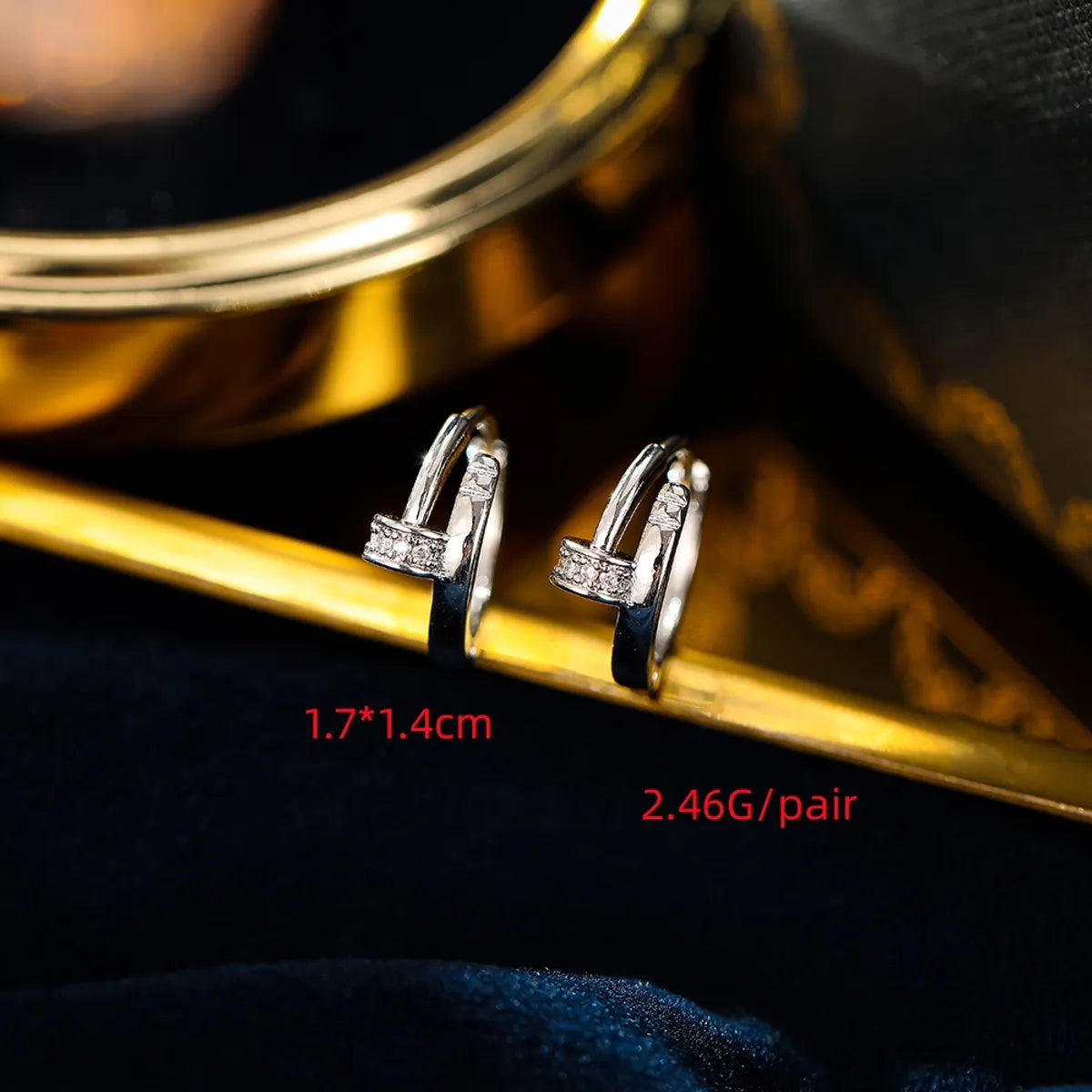 1 Pair Modern Style Classic Style Commute Round Inlay Copper Zircon 18K Gold Plated Hoop Earrings