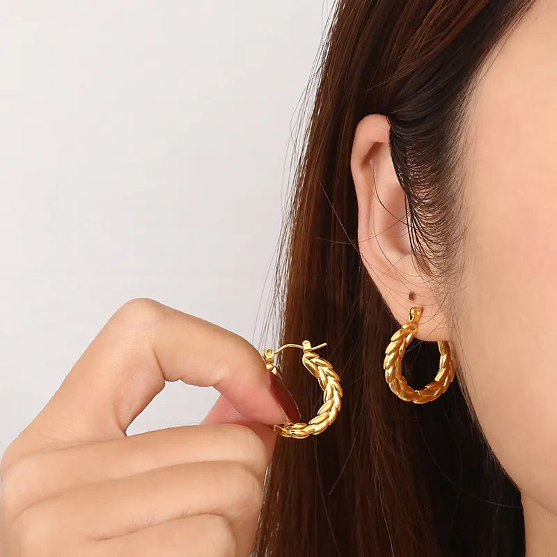 1 Pair Modern Style Classic Style Commute Solid Color Grain 304 Stainless Steel 18K Gold Plated Hoop Earrings