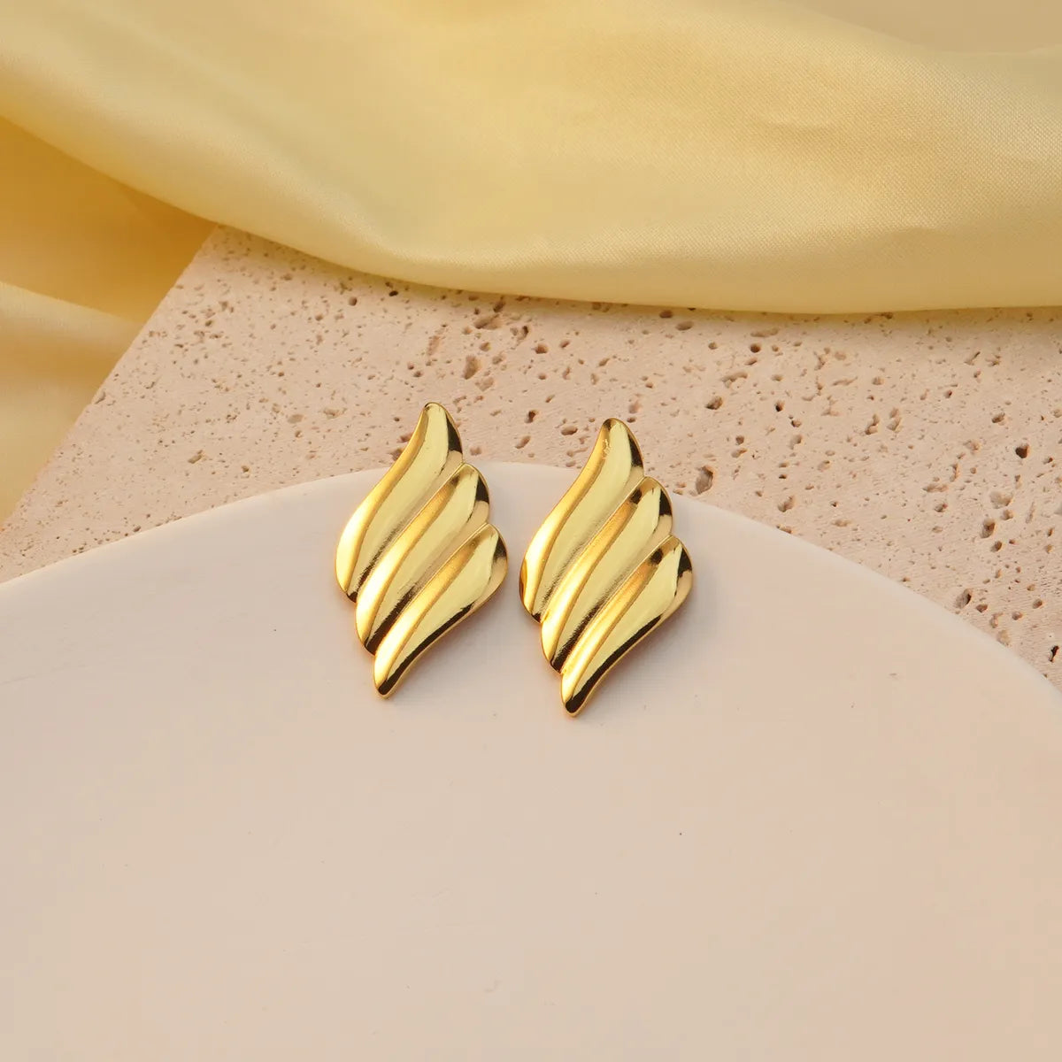 1 Pair Modern Style Geometric Flower Stamping 304 Stainless Steel Imitation Gold  Drop Earrings Ear Studs