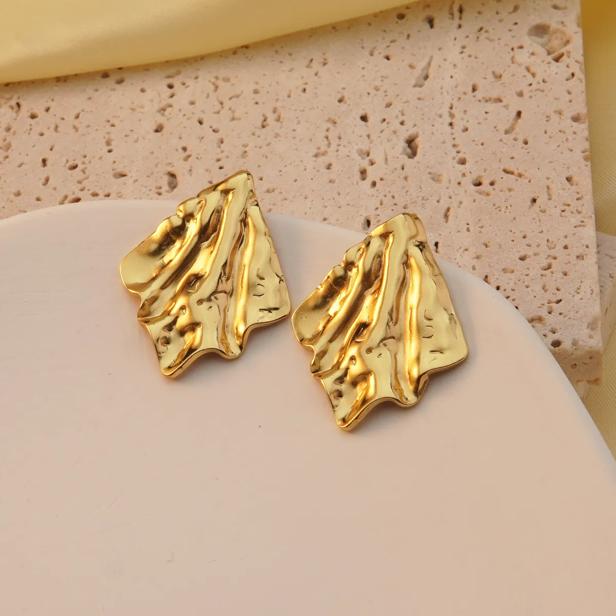 1 Pair Modern Style Geometric Flower Stamping 304 Stainless Steel Imitation Gold  Drop Earrings Ear Studs