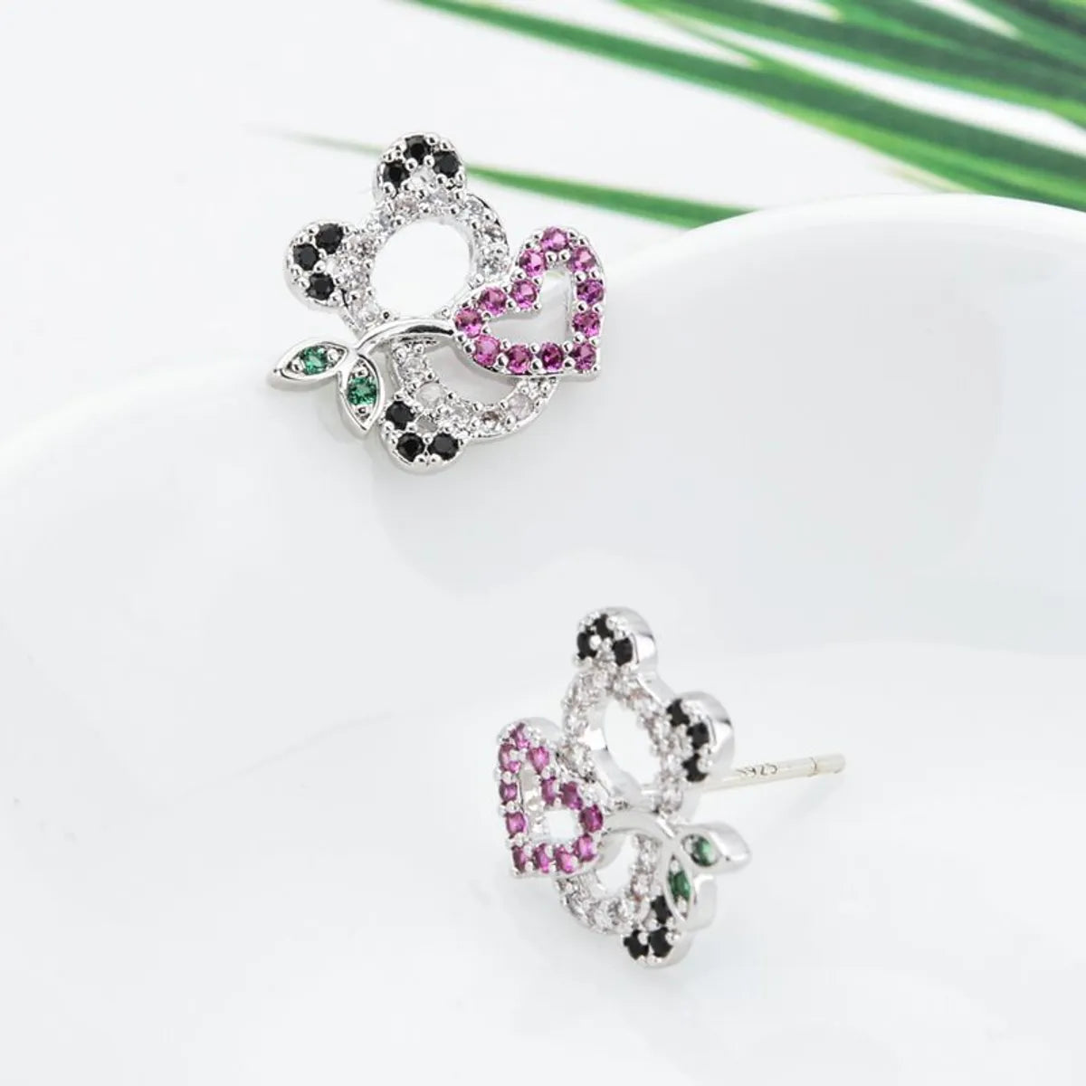 1 Pair Modern Style Panda Plating Inlay Copper Zircon White Gold Plated Ear Studs