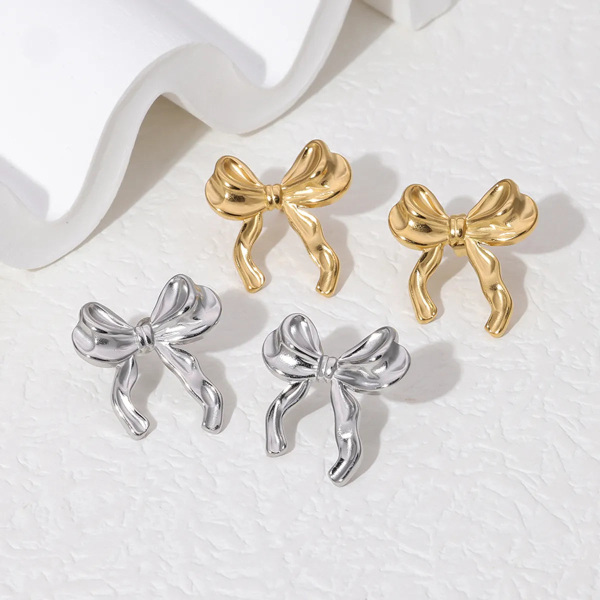 1 Pair Modern Style Simple Style Bow Knot Plating Titanium Steel 18K Gold Plated Ear Studs