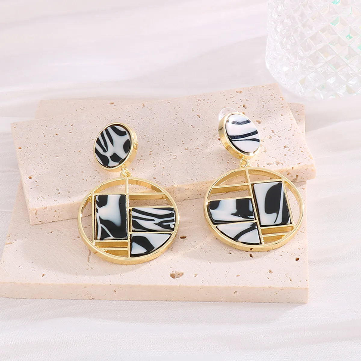 1 Pair Modern Style Simple Style Color Block Plating Alloy 18k Gold Plated Drop Earrings