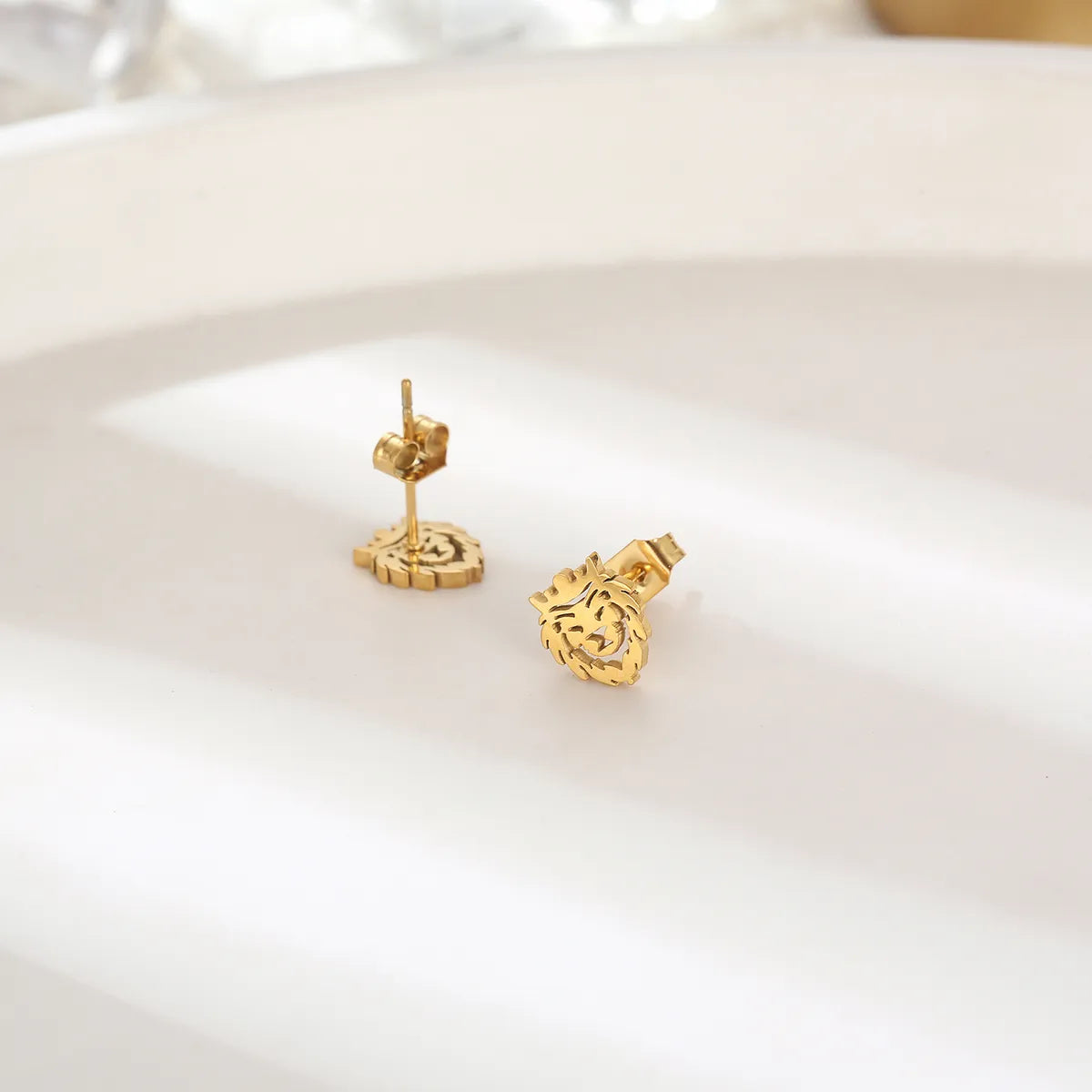 1 Pair Modern Style Simple Style Lion Polishing Plating Stainless Steel 18k Gold Plated Ear Studs