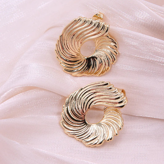 1 Pair Modern Style Simple Style Solid Color Hollow Out Copper Copper 18K Gold Plated Ear Studs