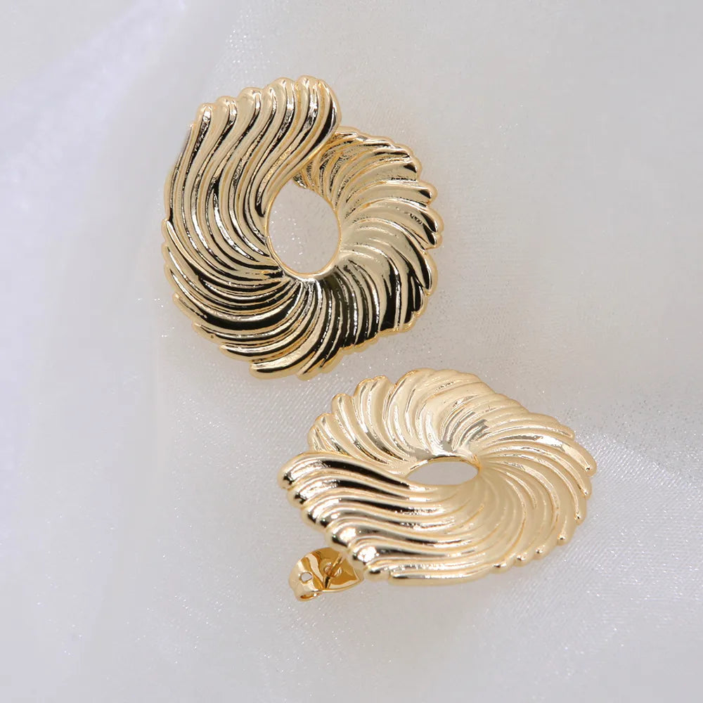 1 Pair Modern Style Simple Style Solid Color Hollow Out Copper Copper 18K Gold Plated Ear Studs