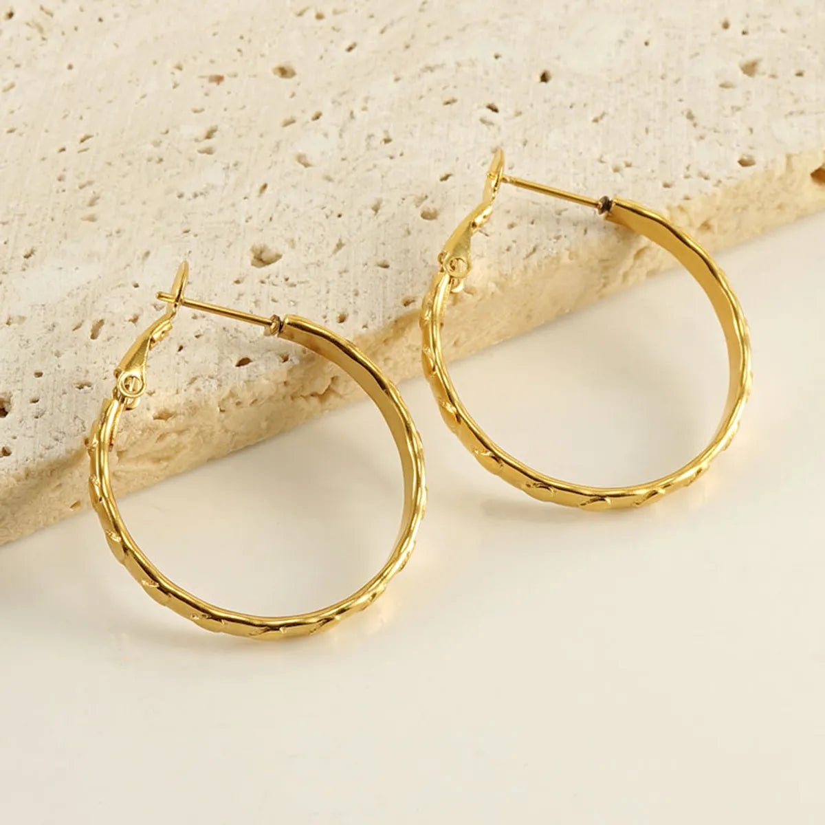 1 Pair Modern Style Simple Style Solid Color Plating Stainless Steel 18k Gold Plated Hoop Earrings